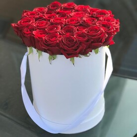 Роза красная, Оазис, Шляпная коробка