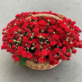 Корзина с розами.