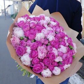 Баблз с пионами.