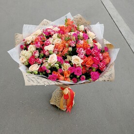 Букет из кустовых роз.