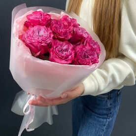 Букет из 7 пионовидных роз "Кантри Блюз"