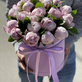 Пионы в коробке