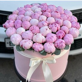 Пионы в коробке