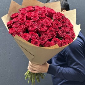 51 Роза бордовая