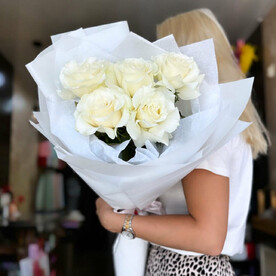 Французские белые розы