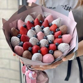 Букет из ягод Клубничный йогурт