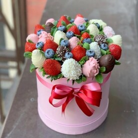 Букет из ягод, ягодный десерт Мятный