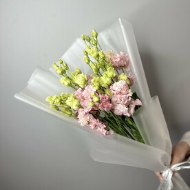 5 розовых эустом