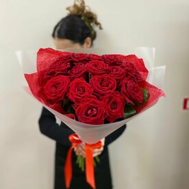 Моно букет 15 роз Наоми