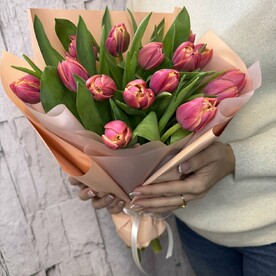 Букет из 15 пионовидных тюльпанов
