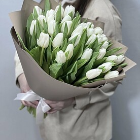 Тюльпаны белые 33 штуки
