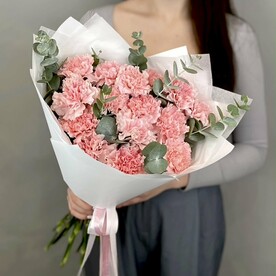 Букет воздушного диантуса с ароматным эвкалиптом