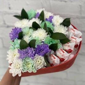 Цветы в коробке сердце #79