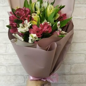 Букет альстромерий