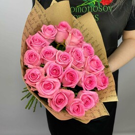 19 розовых роз