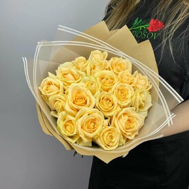 Букет из 19 кремовых роз