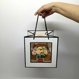 Сумочка с букетом и плюшевым мишкой