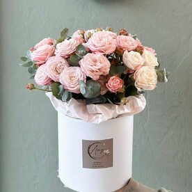 Пион роза в шляпной коробке