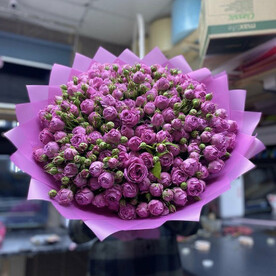 Букет из кустовых роз