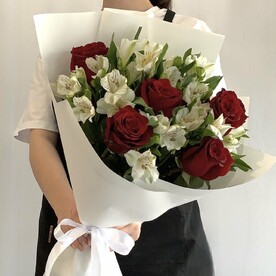 Яркий букет 💐 Альстромерия и Розы