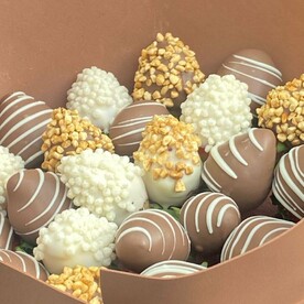 Букет из клубники в шоколаде 🤎🤍 недорогой дешевый