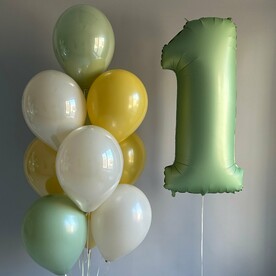 Фонтан из воздушных шаров с цифрой Олива