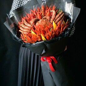 Букет из раков и краба волосатика