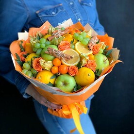 Фруктовый букет с цветами