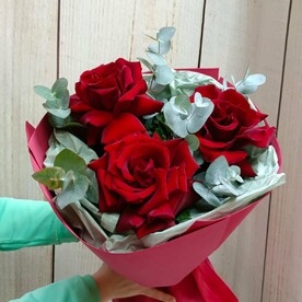 Букет из французской розы и эвкалипта Mon amour