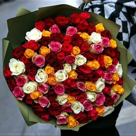 Букет из 101 яркой розы микс