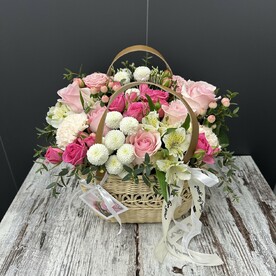 Корзиночка с ароматными цветами❤️😍❤️