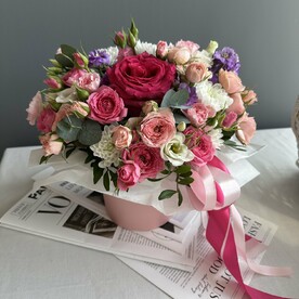 Яркая композиция с розами для отличного настроения