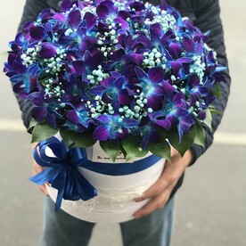 Коробка синих космических орхидей «Ты мой Космос 💙»