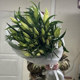 Белые лилии 9 веточек