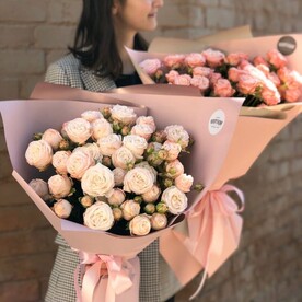 Букет из нежных пионовидных роз Бомбастик