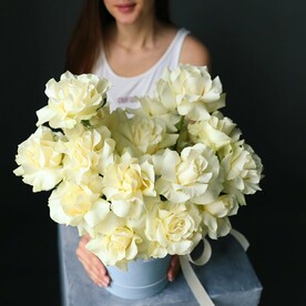 Букет из 15 французских роз в коробке