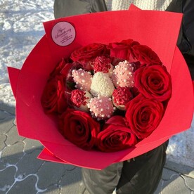 Букет из клубники 9 роз