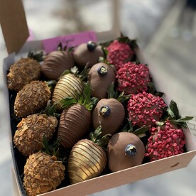 Клубника в шоколаде в коробочке 16 шт.