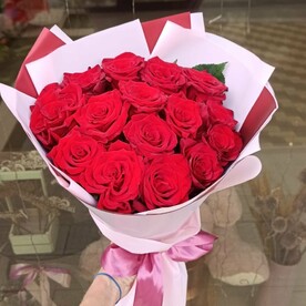 Букет из красных роз