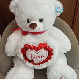 Медвежонок белоснежный