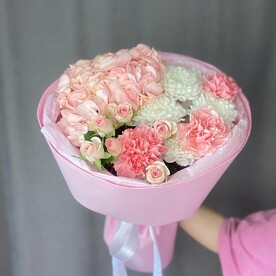 Букет с гортензией, свежие цветы с доставкой