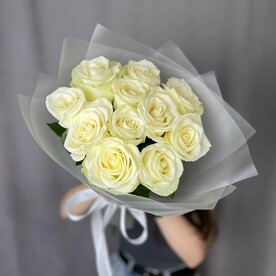 Монобукет с 11 белыми розами