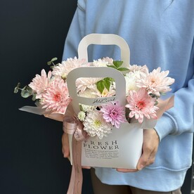 Девчачья летняя сумочка с цветами