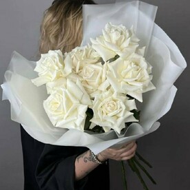 Белая французская роза