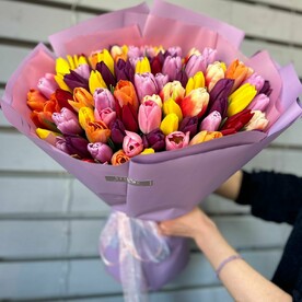 Букет из 101 тюльпана