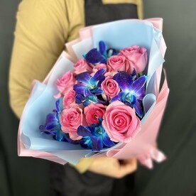 Букет Розы с орхидеей Космической