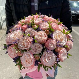 Коробочка Роза кустовая пионовидная мадам бомбастик