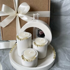 Интерьерный подарочный набор из гипсовых изделий. Поднос, ваза, подсвечник