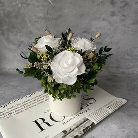 Стабилизированная композиция с белыми розами