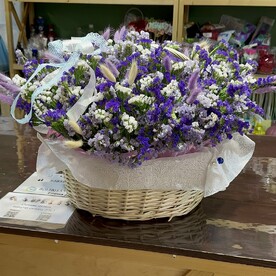 Огромная Козина сухоцветов (статица и лагурус